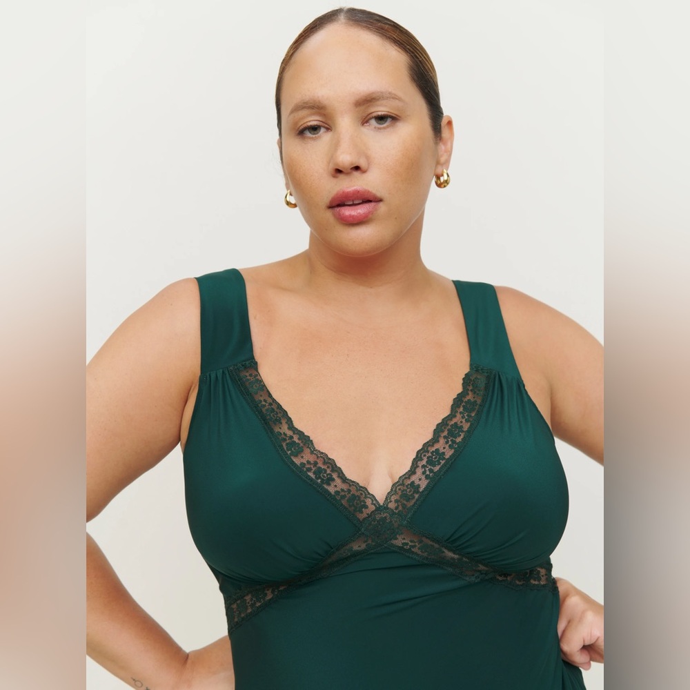 REFORMATION Provence 100% Silk Dress (Extended sizing) in Forest - Picture 4 of 5